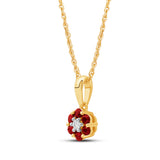 Diamanthalssmykke i hvitt og gult gull, 0.03ct TW/Si og 0.19ct rubin