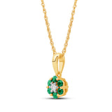 Diamanthalssmykke i hvitt og gult gull, 0.03ct TW/Si og 0.19ct smaragd
