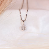 Halssmykke i Gult eller Hvitt Gull (585) med 0.10ct TW/SI Diamanter