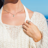 Diana Diamantring med smaragd i hvitt gull, 0.03CT TWSI