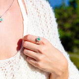 Diana Diamantring med smaragd i hvitt gull, 0.08CT TWSI