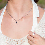 Diana Diamantanheng med safir og diamanter 0,03ct TWSI