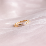 Diamantring rosett med diamanter på ringskinnen 0,10ct tw/si i Gult/Hvitt Gull