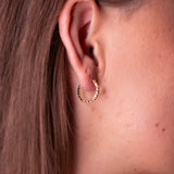 Gullørepynt i 14kt Gult Gull (585) - Creoler m. Geometrisk mønster - 12mm