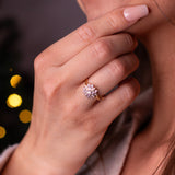 Diamantring i Gult eller Hvitt Gull (585) med 0.16ct TW/SI Diamanter