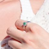 Diana Diamantring med smaragd i hvitt gull, 0.03CT TWSI