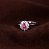 Diana Diamantring med rubin i hvitt gull, 0.03CT TWSI