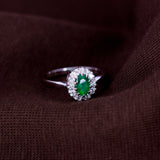 Diana diamantring med smaragd 0.25ct.