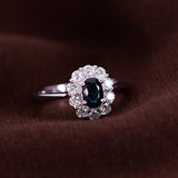 Diana Diamantring med safir i hvitt gull, 0.50CT TWSI