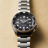 SEIKO 5 Sports - automatic - stål og sort - vanntett 100M - dag/dato - 43mm kassse SRPD55K1