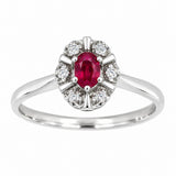 Diana Diamantring med rubin i hvitt gull, 0.03CT TWSI – sett forfra – Diamanthuset
