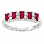 Diamantring med rubin i hvitt gull, 0.21CT TWSI – sett forfra – Diamanthuset