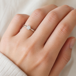 Enstensring 0,50 ct – hvitt gull på hånd – Diamanthuset