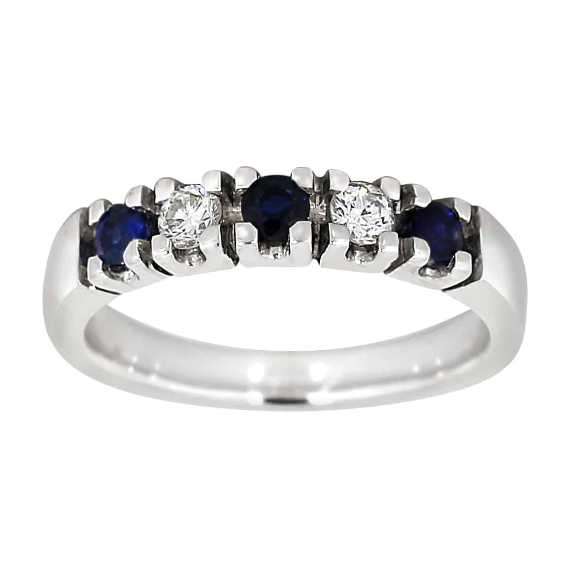 Alliansering med safir og diamanter i hvitt gull, 0,10ct - Diamanthuset